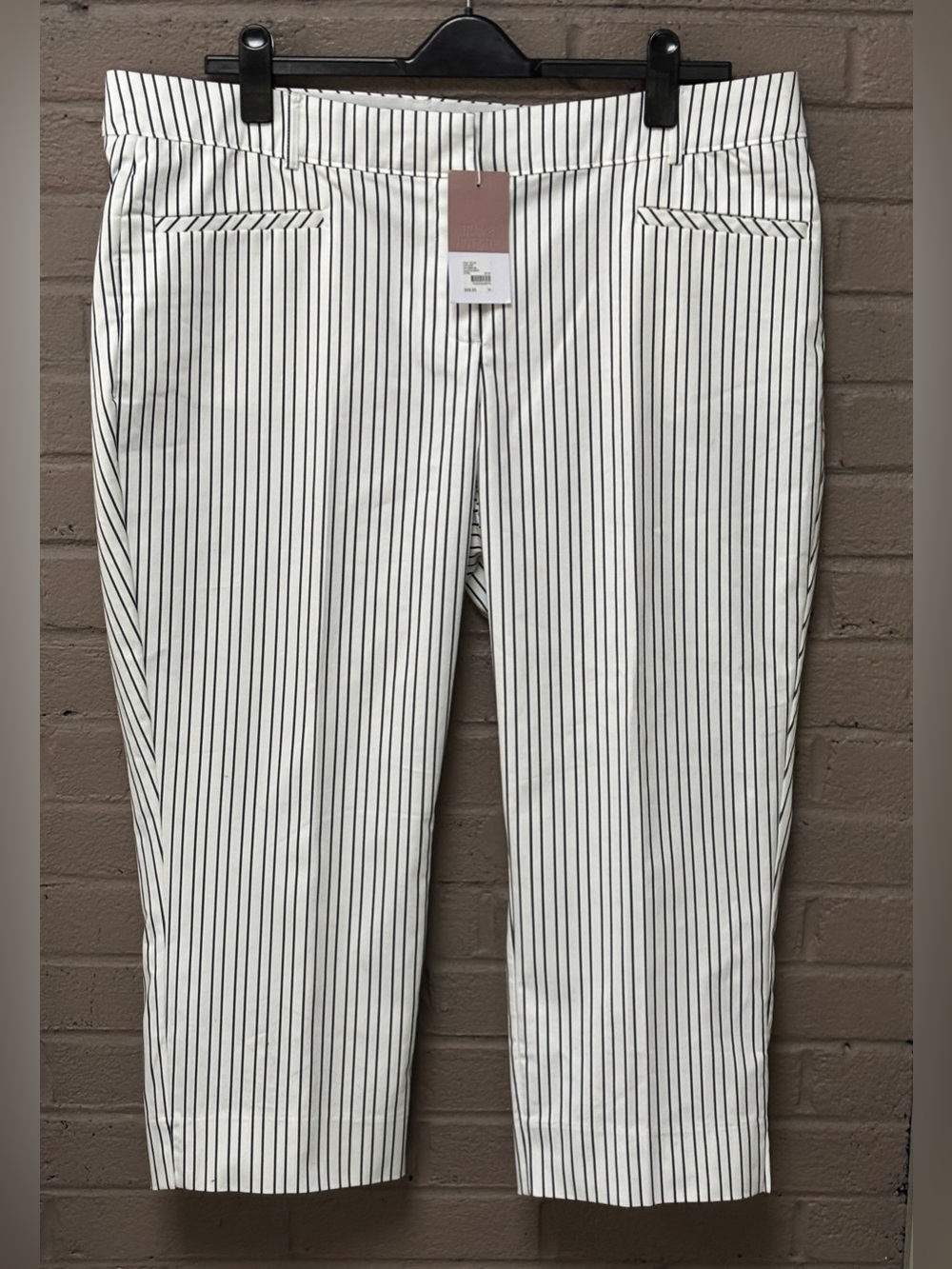 Lane Bryant NWT white with navy blue pinstripe crop pants 20